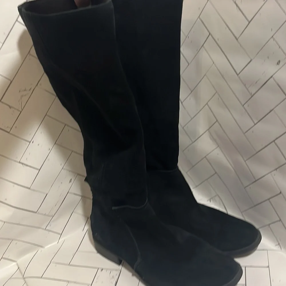 Black suede leather Ugg boots size 9 - Picture 2 of 4